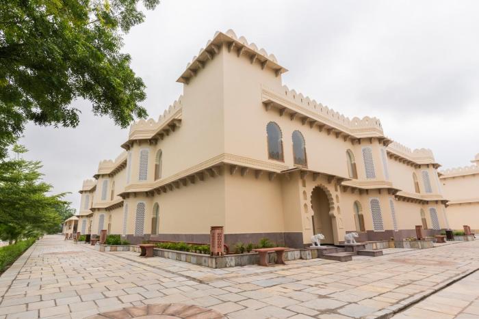 kesarbagh palace