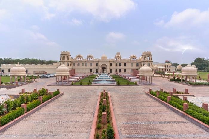 kesarbagh palace