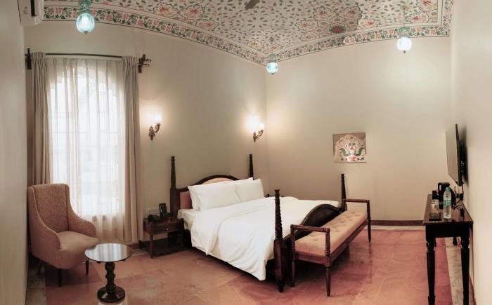 kesarbagh palace