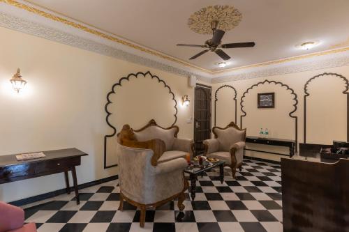 kesarbagh palace