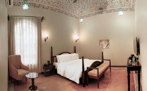 kesarbagh palace