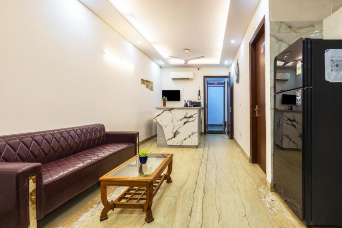 hotel diamond stay 10 minutes walking from nizamuddin railway station