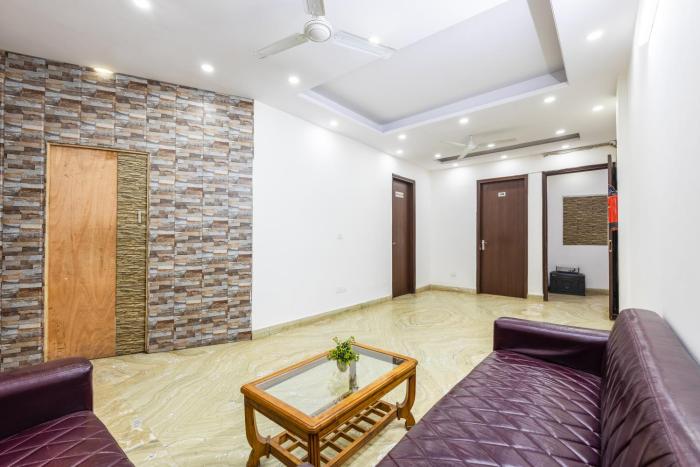 hotel diamond stay 10 minutes walking from nizamuddin railway station