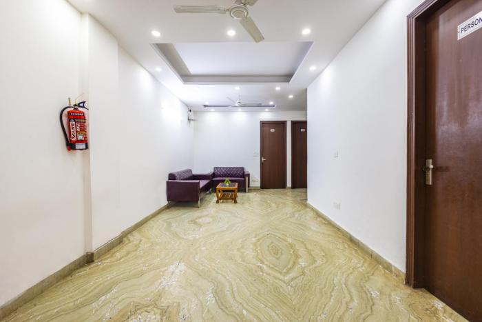 hotel diamond stay 10 minutes walking from nizamuddin railway station