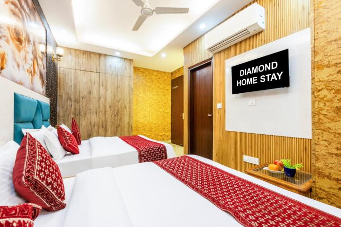 hotel diamond stay 10 minutes walking from nizamuddin railway station