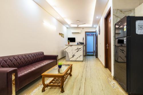 hotel diamond stay 10 minutes walking from nizamuddin railway station