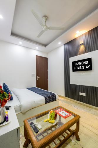 hotel diamond stay 10 minutes walking from nizamuddin railway station