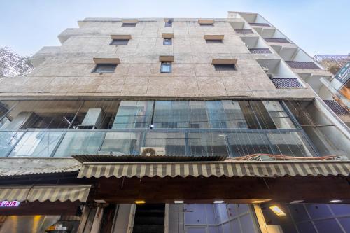 hotel diamond stay 10 minutes walking from nizamuddin railway station