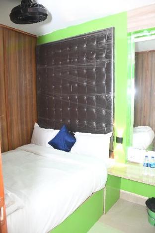 airport cabin stay