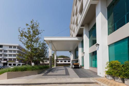 river hotel the outstanding venues nakhon pathom