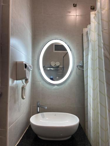 le shiv executive suite