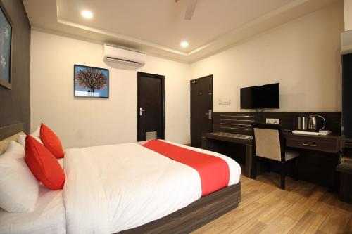 Collection O Vijay Palace,,3 star