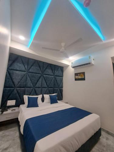 Hotel Akash,,3 star