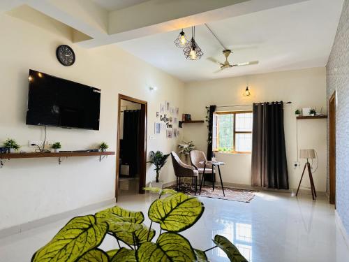 Zoomstay 3Bhk Apartments,,5 star