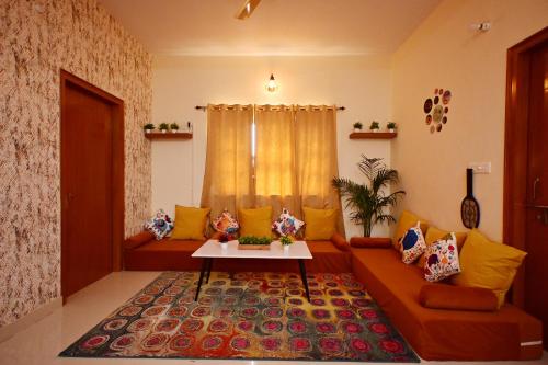 Zoomstay 3Bhk Apartments,,5 star