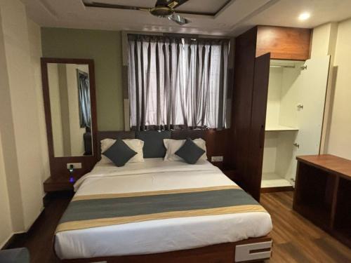 hotel omkareshwar inn