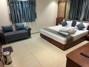 hotel omkareshwar inn