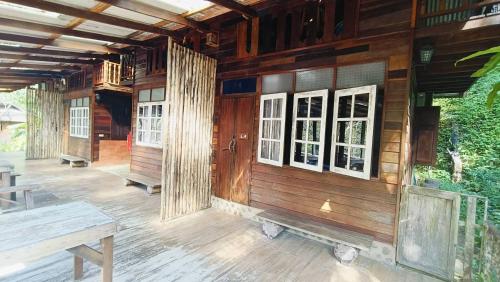 baan ing doi maekampong