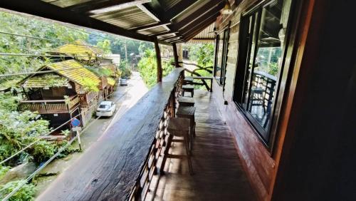 baan ing doi maekampong