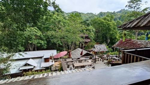 baan ing doi maekampong
