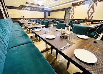 hotel roop highlights