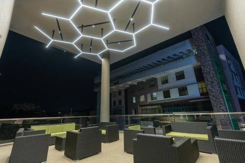 the living hub business hotel kolhapur