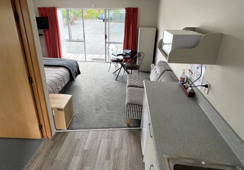 jade court motor lodge