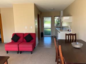 jade court motor lodge