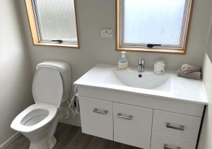 jade court motor lodge