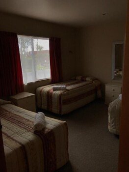 jade court motor lodge