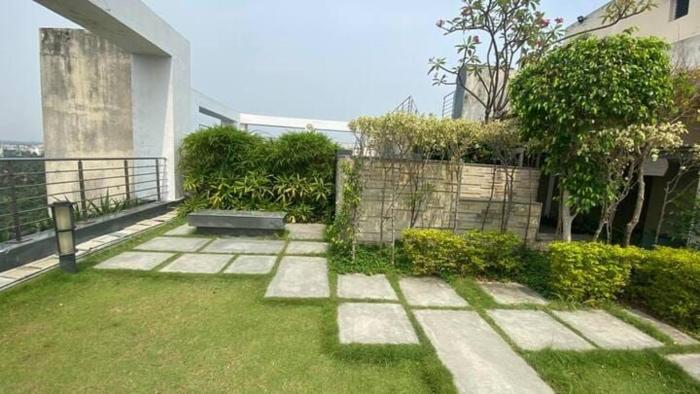 xanadu studio apartment 902