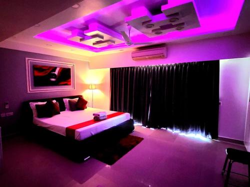 xanadu studio apartment 902
