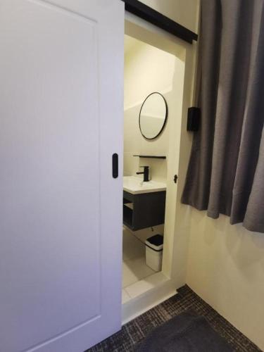 the room kt hotel