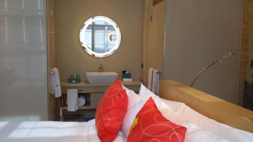hotel indigo hong kong island by ihg