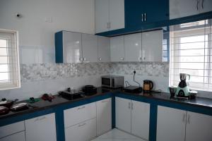 yellow bells serviced apartments hitech city