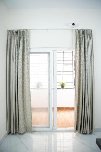 yellow bells serviced apartments hitech city