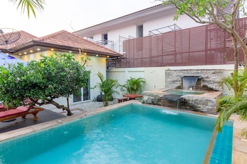 seaside villa 2 pools beach at 50m