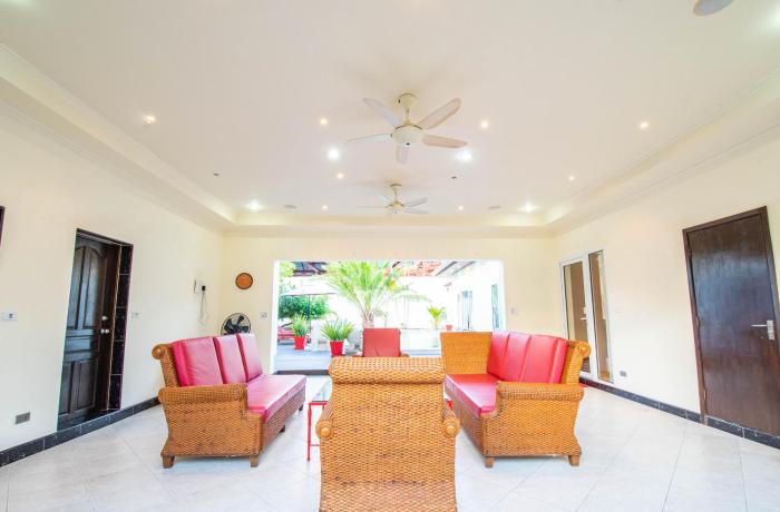 seaside villa 2 pools beach at 50m