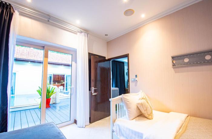 seaside villa 2 pools beach at 50m