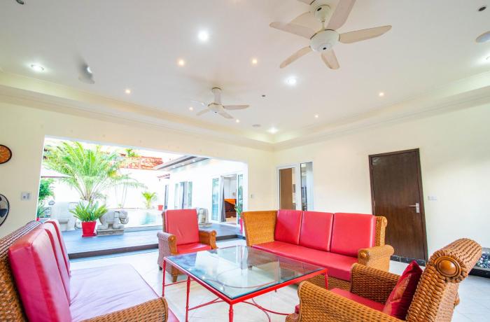 seaside villa 2 pools beach at 50m