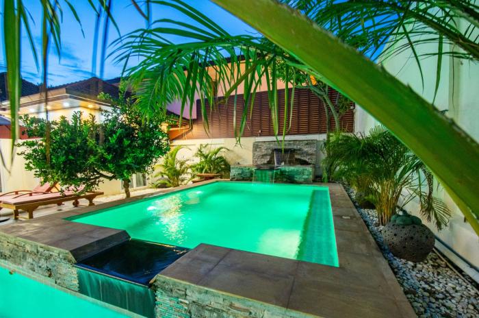 seaside villa 2 pools beach at 50m