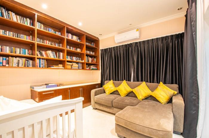 seaside villa 2 pools beach at 50m