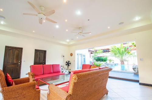 seaside villa 2 pools beach at 50m