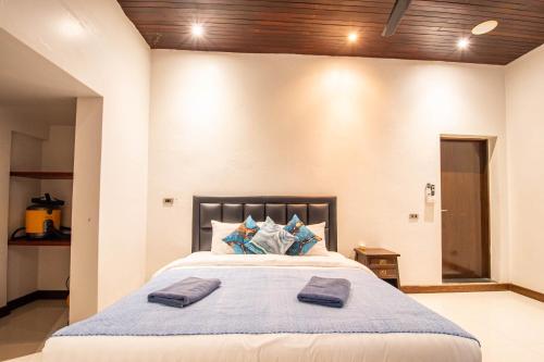 seaside villa 2 pools beach at 50m