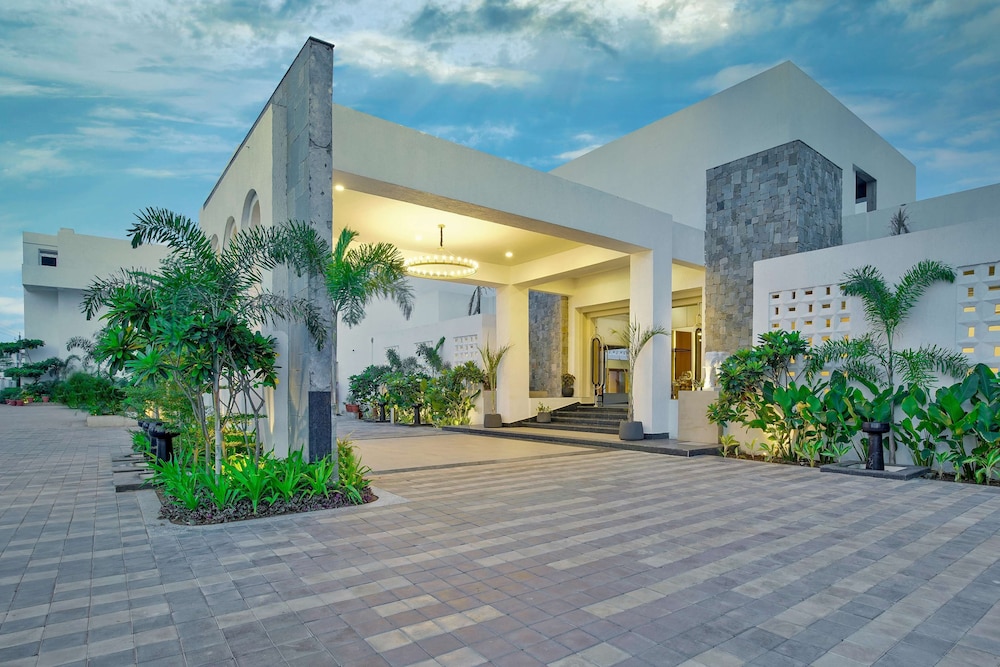 pramod lands end resort a member of radisson individuals