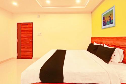 Hotel O R Square,,4 star