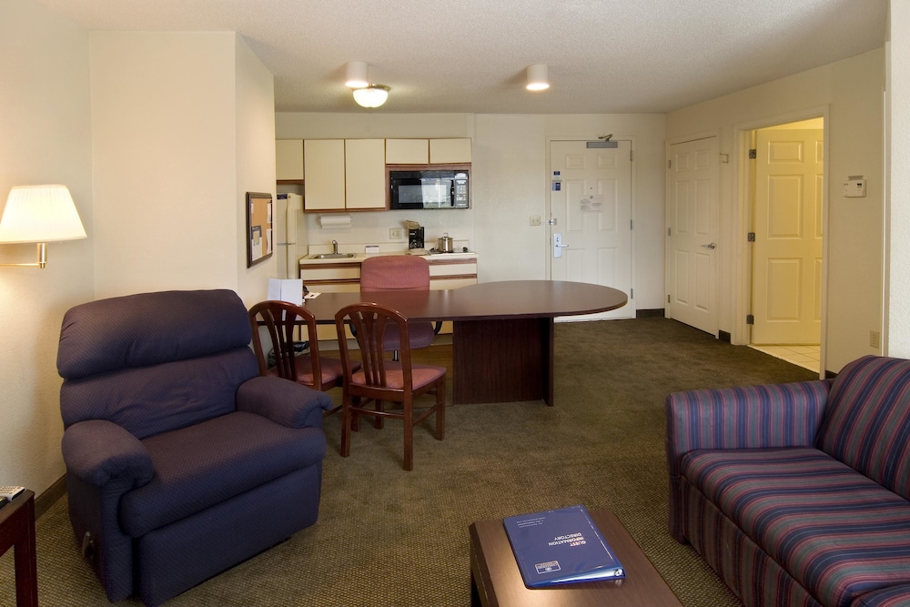candlewood suites ft lee petersburg hopewell by ihg