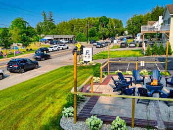 Fresh Coast Motel,,2 star