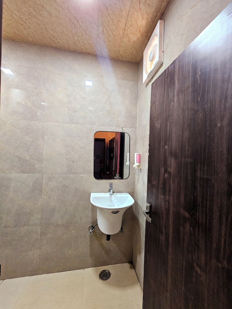 shri krishna divine dham