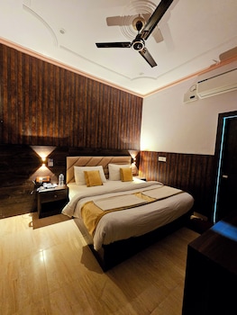 shri krishna divine dham